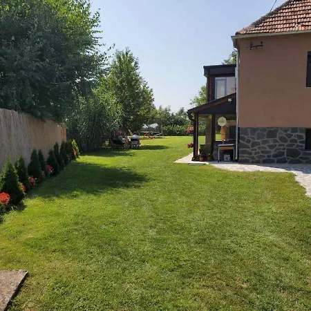 Dvor Apartman *
