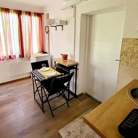 Dvor Apartman *